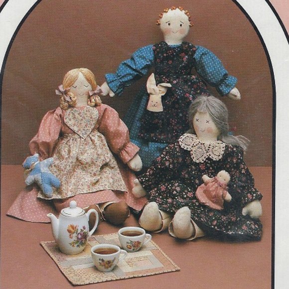 Dream Spinners #131Treasured Friends 15" Doll, Clothes & Bunny Sewing Pattern - Picture 2 of 5